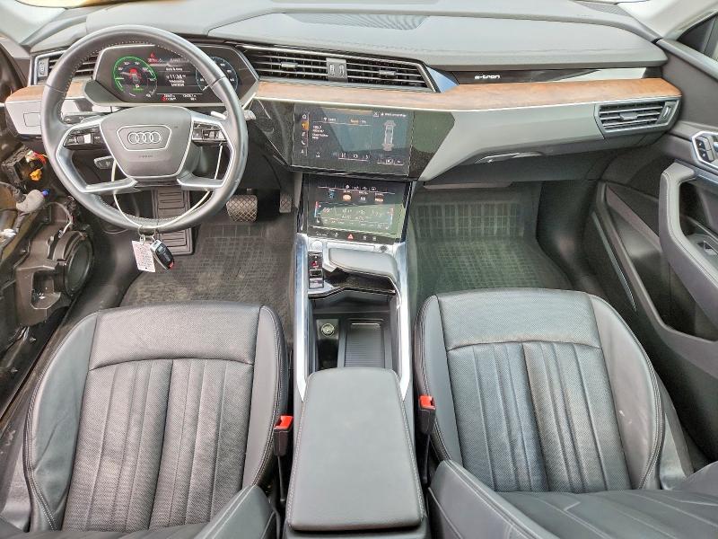 Продажа на аукционе авто 2019 Audi E-tron, vin: WA1LAAGE7KB024475, номер лота: 79378085