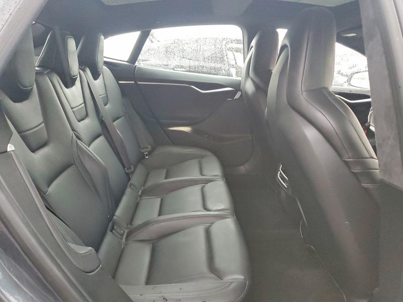 79807595 :رقم المزاد ، 5YJSA1H27FFP79165 vin ، 2015 Tesla Model S مزاد بيع