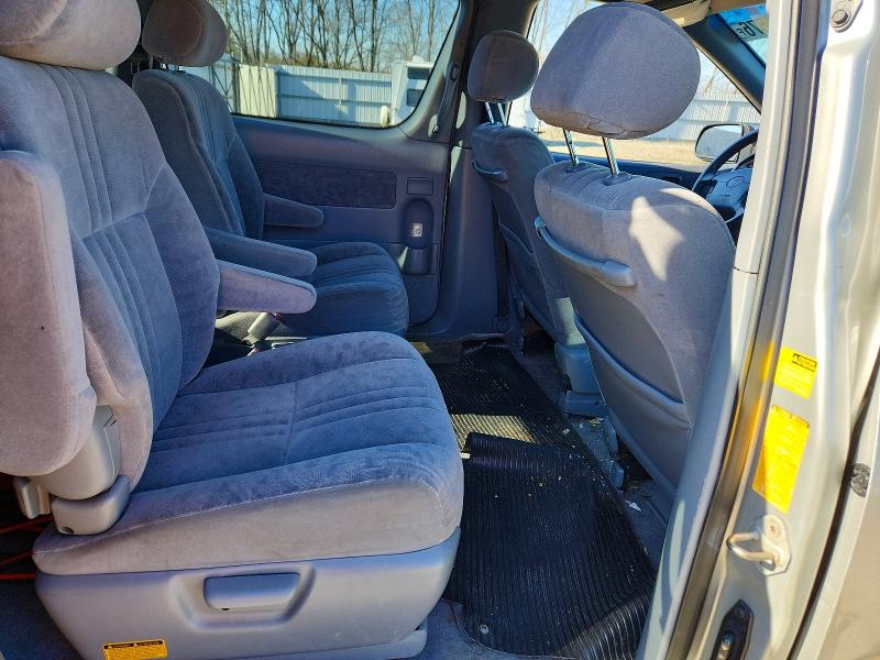 47438676 :رقم المزاد ، 4T3ZF13C22U453083 vin ، 2002 Toyota Sienna مزاد بيع