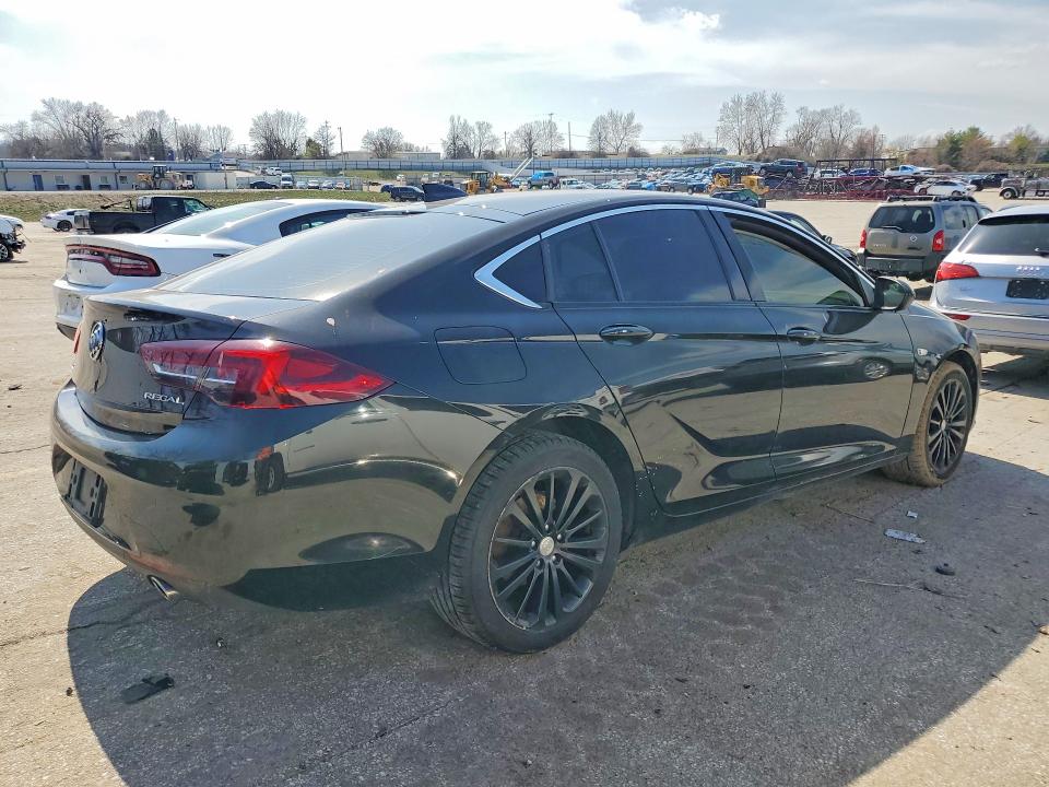 41984956 :رقم المزاد ، W04GM6SXXJ1137999 vin ، 2018 Buick Regal مزاد بيع
