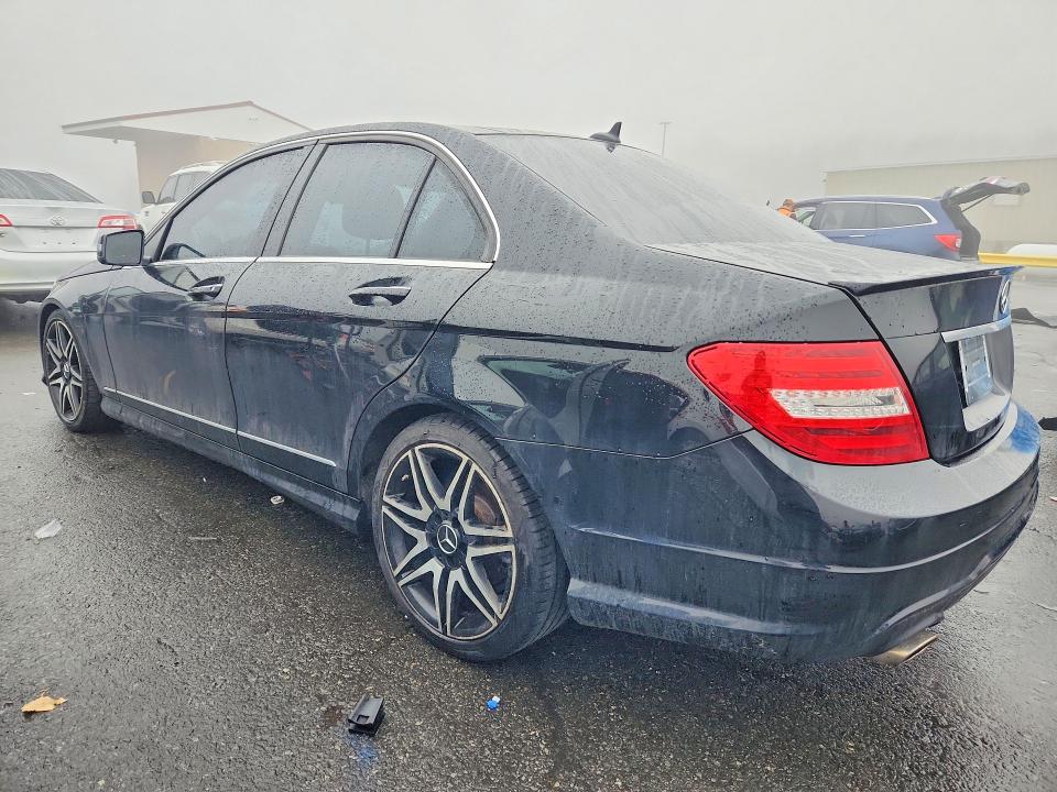2013 Mercedes-benz C მანქანა იყიდება აუქციონზე, vin: WDDGF4HB0DA802807, აუქციონის ნომერი: 41721336