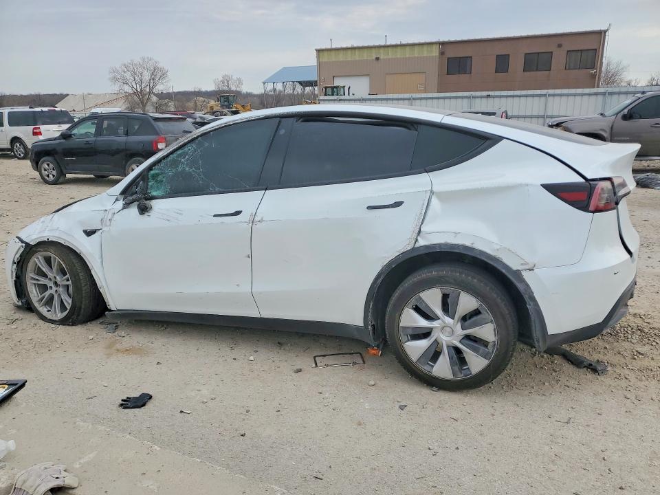 Продажа на аукционе авто 2022 Tesla Model Y, vin: 7SAYGAEE8NF360573, номер лота: 47410826