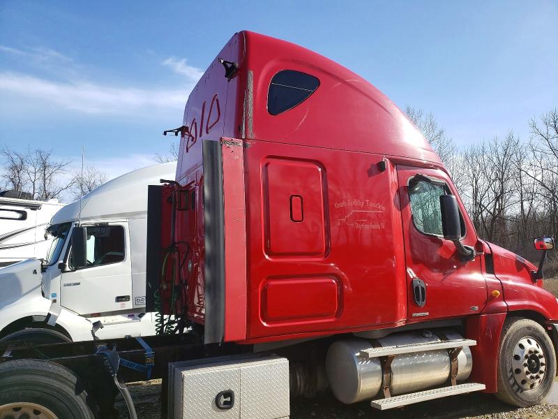 2011 Freightliner Cascadia მანქანა იყიდება აუქციონზე, vin: 1FUJGLDR6BLAV6676, აუქციონის ნომერი: 41733246