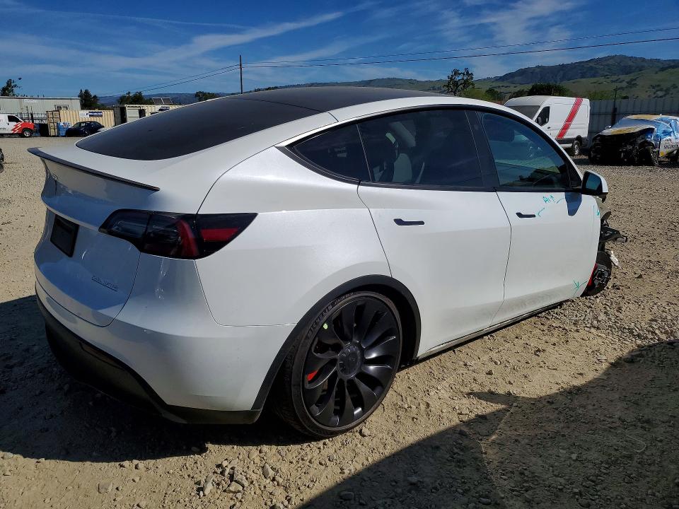 46769326 :رقم المزاد ، 7SAYGDEF3PF707529 vin ، 2023 Tesla Model Y مزاد بيع