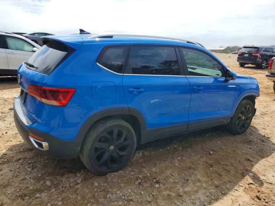 46624566 :رقم المزاد ، 3VVTX7B21NM096971 vin ، 2022 Volkswagen Taos مزاد بيع