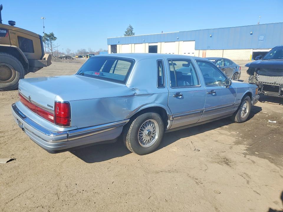1990 Lincoln Town Car მანქანა იყიდება აუქციონზე, vin: 1LNLM83F1LY646813, აუქციონის ნომერი: 41796876