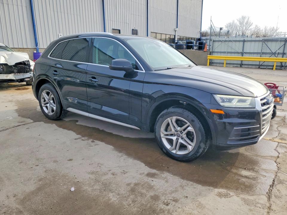 46875646 :رقم المزاد ، WA1BNAFY3J2043373 vin ، 2018 Audi Q5 مزاد بيع
