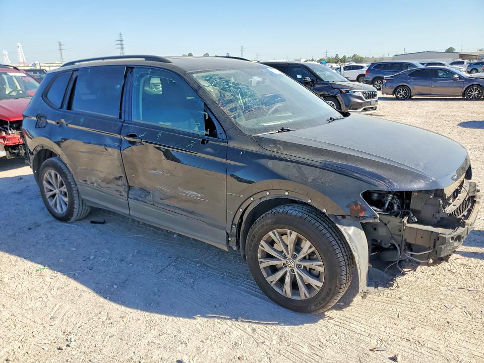 46474216 :رقم المزاد ، 3VV1B7AX1LM013636 vin ، 2020 Volkswagen Tiguan مزاد بيع