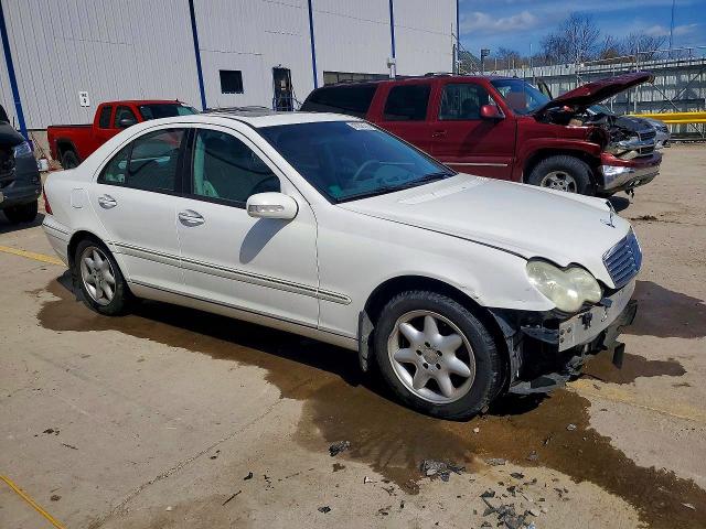 47206116 :رقم المزاد ، WDBRF84J64F457033 vin ، 2004 Mercedes-benz C مزاد بيع