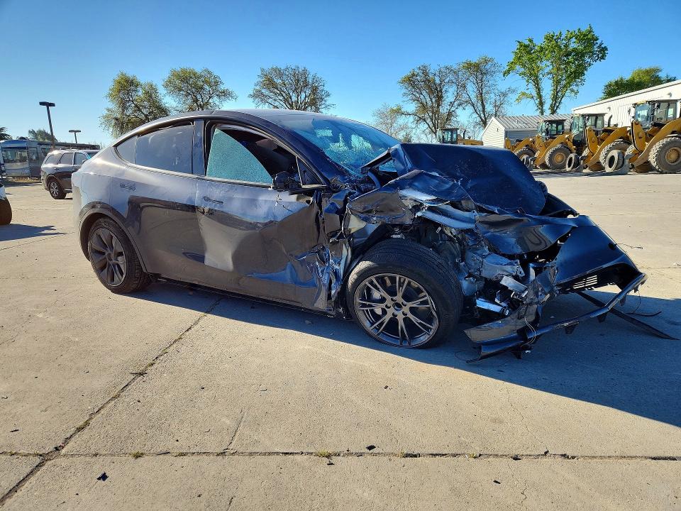 45640006 :رقم المزاد ، 7SAYGDED6SF251047 vin ، 2025 Tesla Model Y مزاد بيع