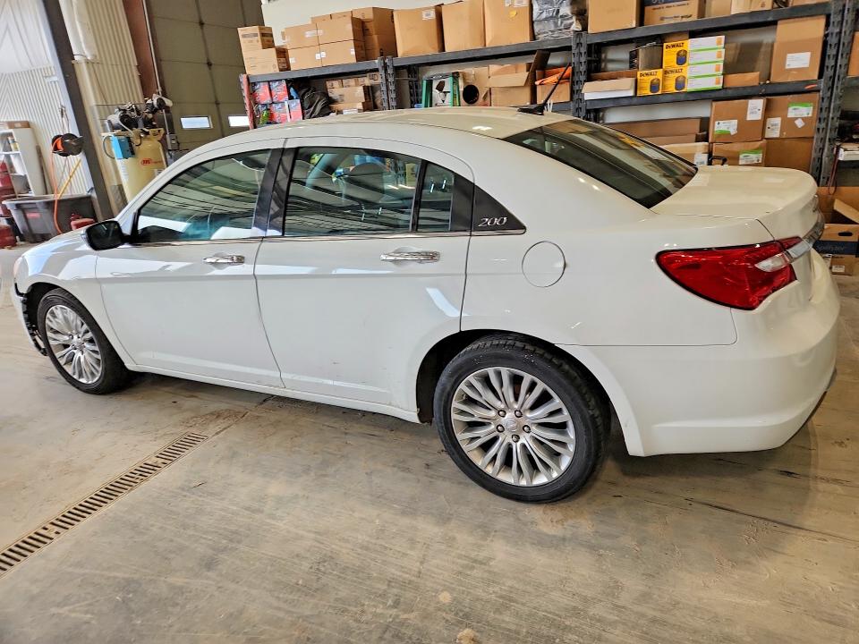 2012 Chrysler 200 მანქანა იყიდება აუქციონზე, vin: 1C3CCBCBXCN303747, აუქციონის ნომერი: 45589456
