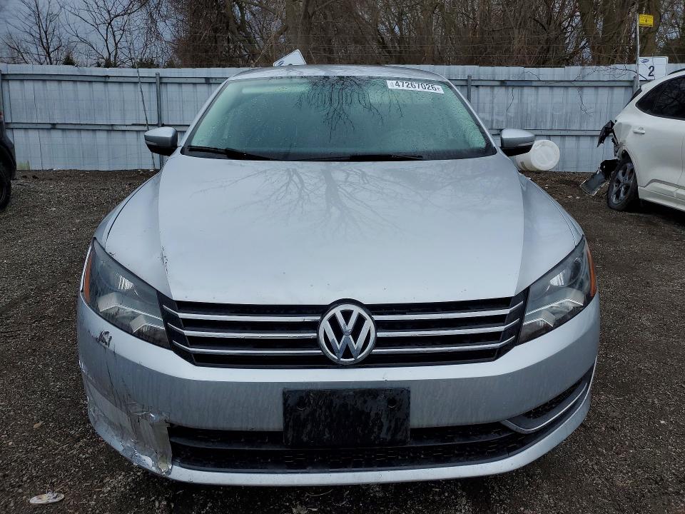 47267026 :رقم المزاد ، 1VWAH7A30DC041180 vin ، 2013 Volkswagen Passat مزاد بيع