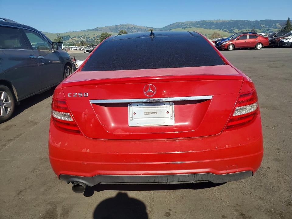 Продажа на аукционе авто 2015 Mercedes-benz C, vin: WDDGJ4HB0FG367981, номер лота: 46685736