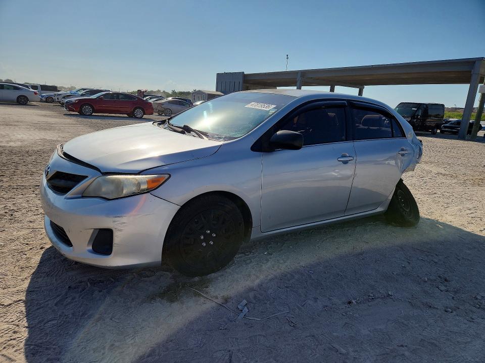 2013 Toyota Corolla მანქანა იყიდება აუქციონზე, vin: 2T1BU4EE1DC101360, აუქციონის ნომერი: 47819536
