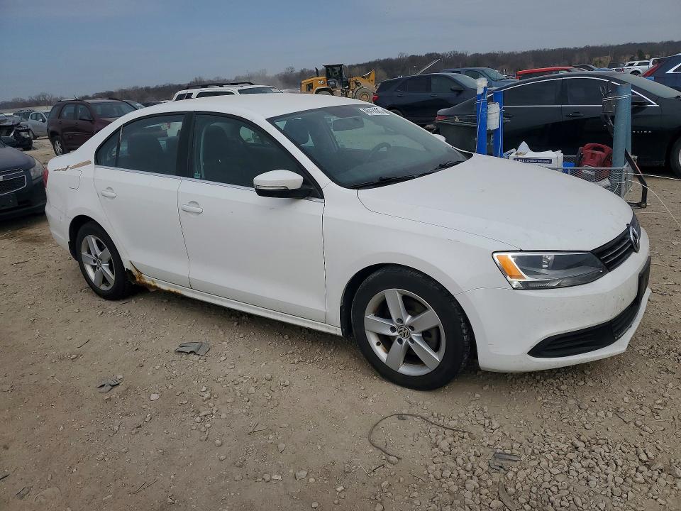 46418326 :رقم المزاد ، 3VW3L7AJ8DM414177 vin ، 2013 Volkswagen Jetta مزاد بيع