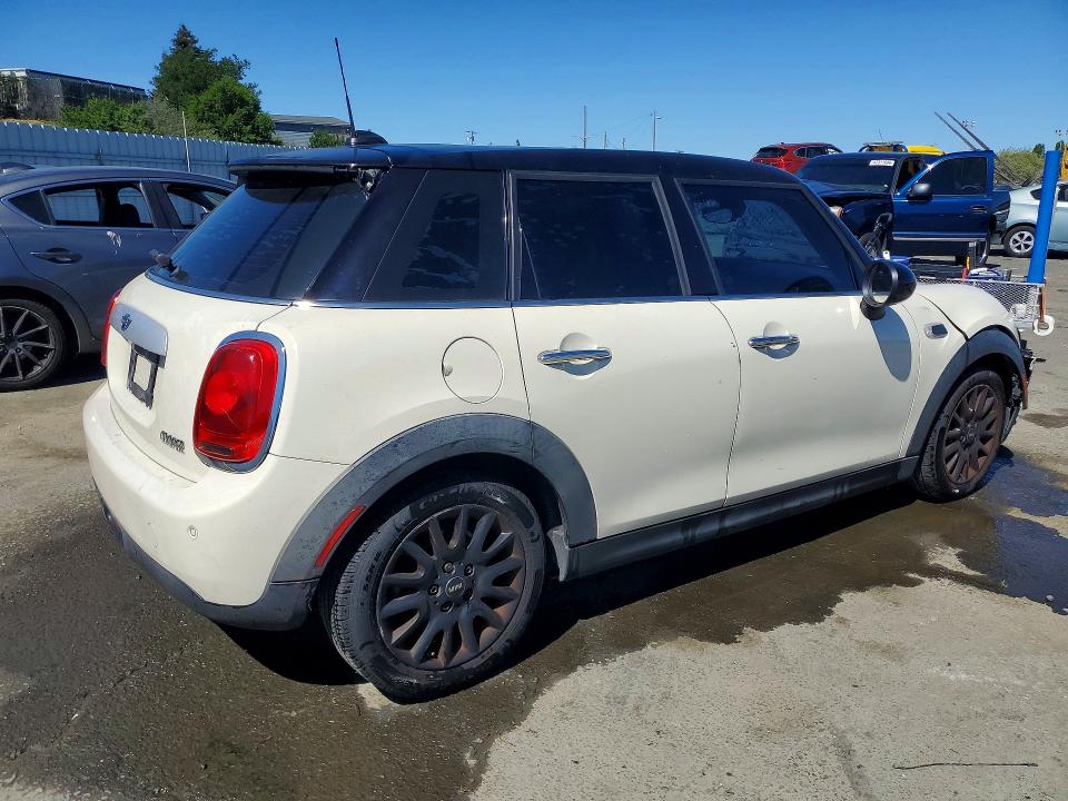 Продаж на аукціоні авто 2015 Mini Cooper, vin: WMWXS5C55FT827977, номер лоту: 47557056