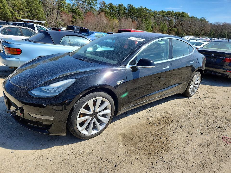 41743556 :رقم المزاد ، 5YJ3E1EB1JF115725 vin ، 2018 Tesla Model 3 مزاد بيع
