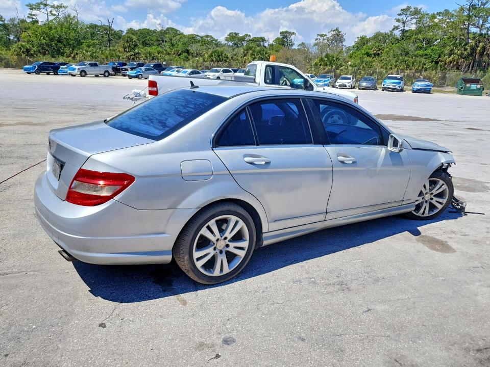 2011 Mercedes-benz C მანქანა იყიდება აუქციონზე, vin: WDDGF5EB0BR174305, აუქციონის ნომერი: 47783046
