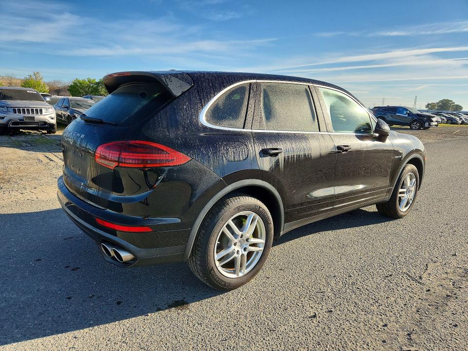 41798066 :رقم المزاد ، WP1AE2A27FLA51910 vin ، 2015 Porsche Cayenne مزاد بيع