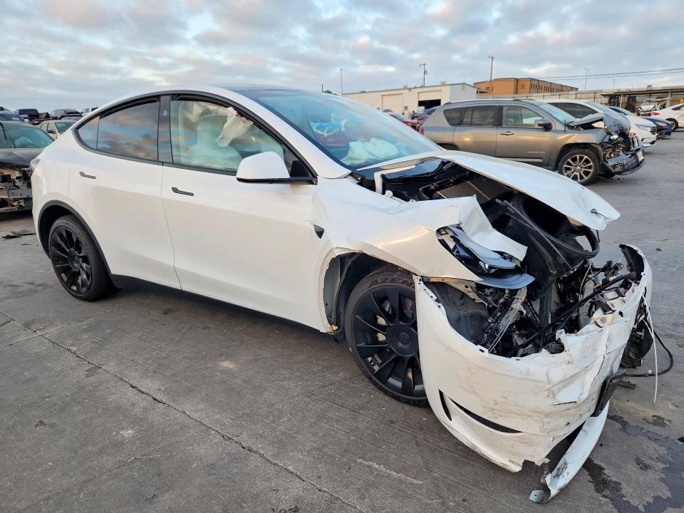 Продажа на аукционе авто 2024 Tesla Model Y, vin: 7SAYGDEE1RA272906, номер лота: 47631756