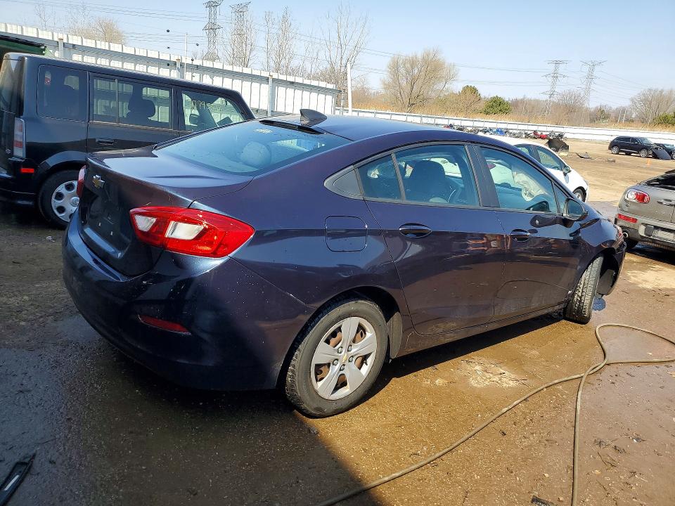 47890846 :رقم المزاد ، 1G1BC5SM8G7261755 vin ، 2016 Chevrolet Cruze مزاد بيع