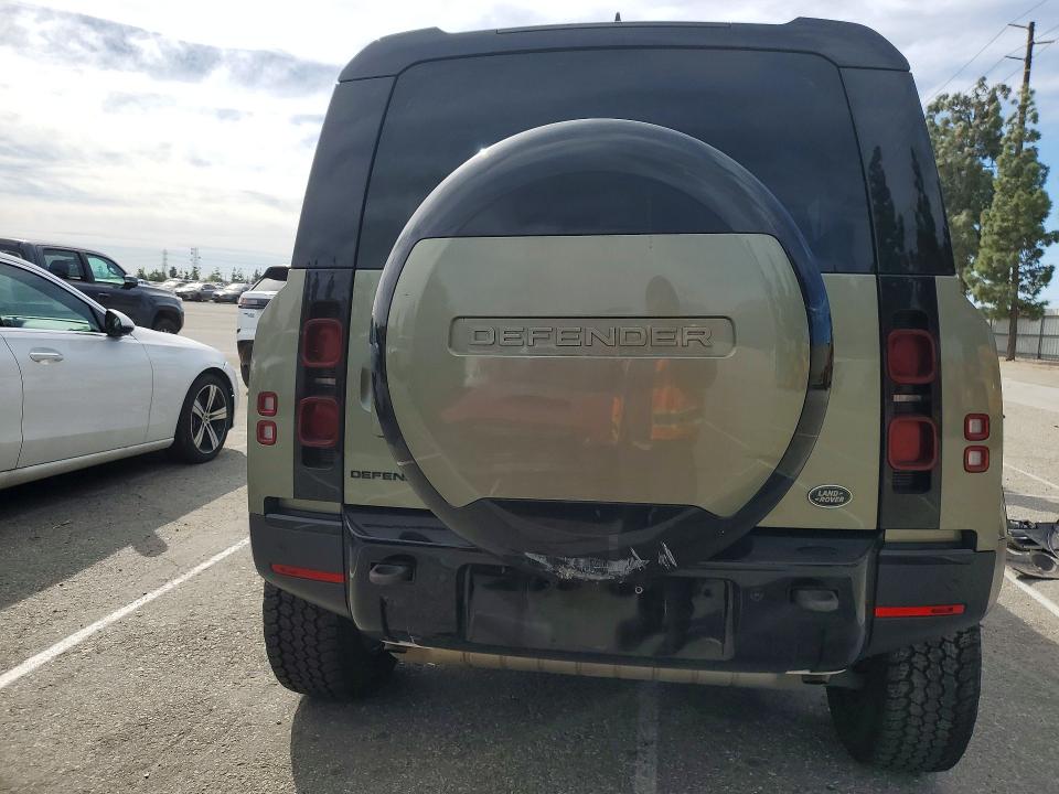 Продажа на аукционе авто 2023 Land Rover Defender, vin: SALEJ7EX7P2204383, номер лота: 41610966