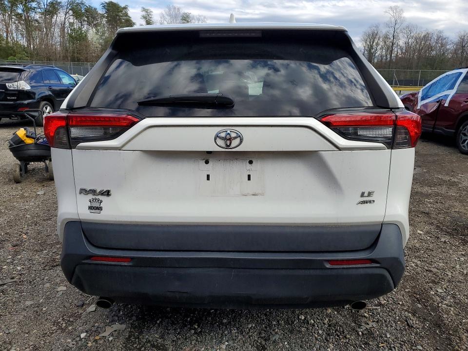 47323906 :رقم المزاد ، 2T3G1RFV5MC149753 vin ، 2021 Toyota Rav4 مزاد بيع