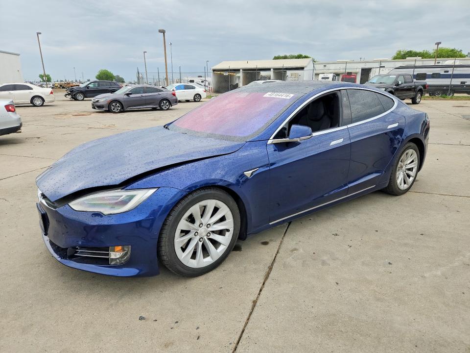 48164416 :رقم المزاد ، 5YJSA1E24JF249667 vin ، 2018 Tesla Model S مزاد بيع