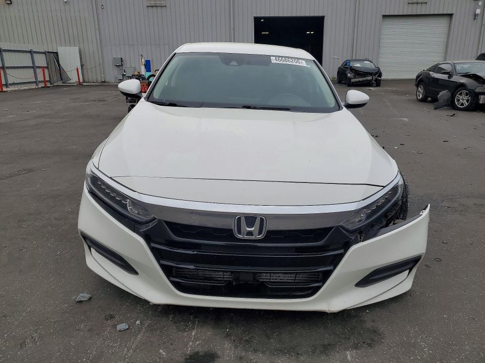 Продажа на аукционе авто 2018 Honda Accord, vin: 1HGCV1F16JA055103, номер лота: 50107896