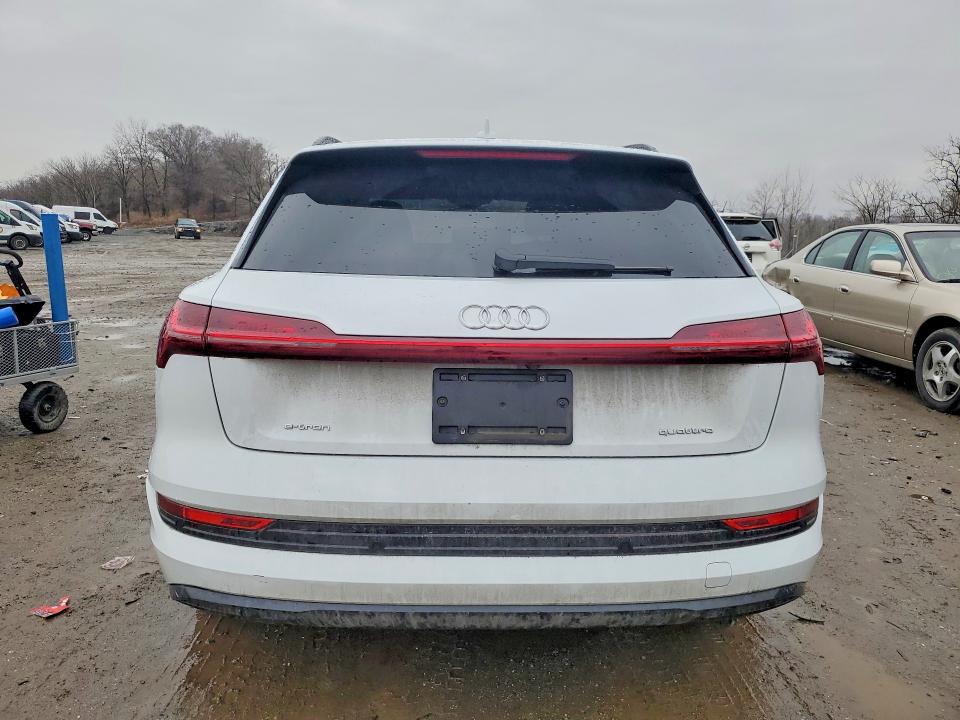 78952315 :رقم المزاد ، WA1LAAGE8NB012291 vin ، 2022 Audi E-tron مزاد بيع
