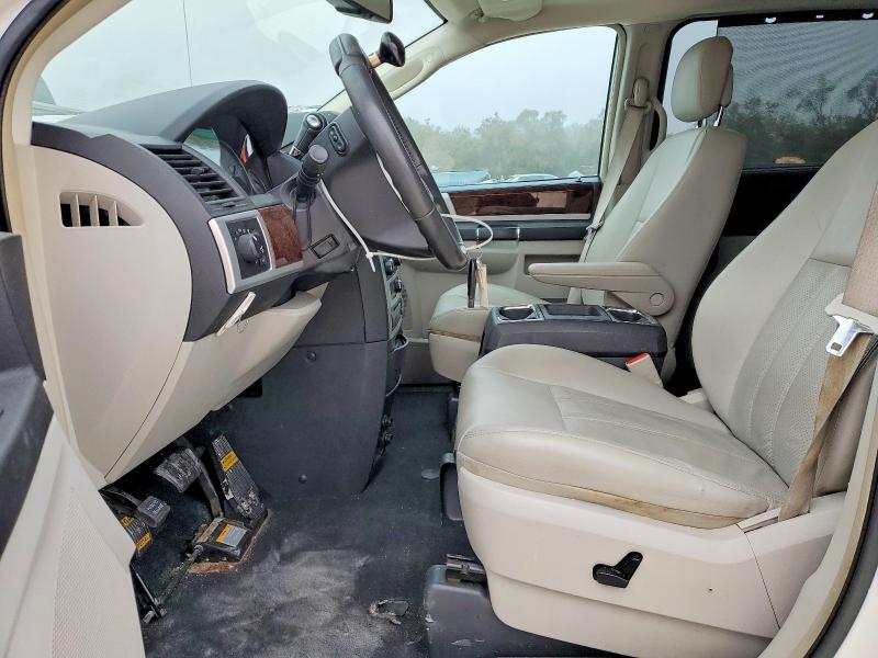 77848955 :رقم المزاد ، 2A4RR8DX5AR448352 vin ، 2010 Chrysler Town & Country مزاد بيع