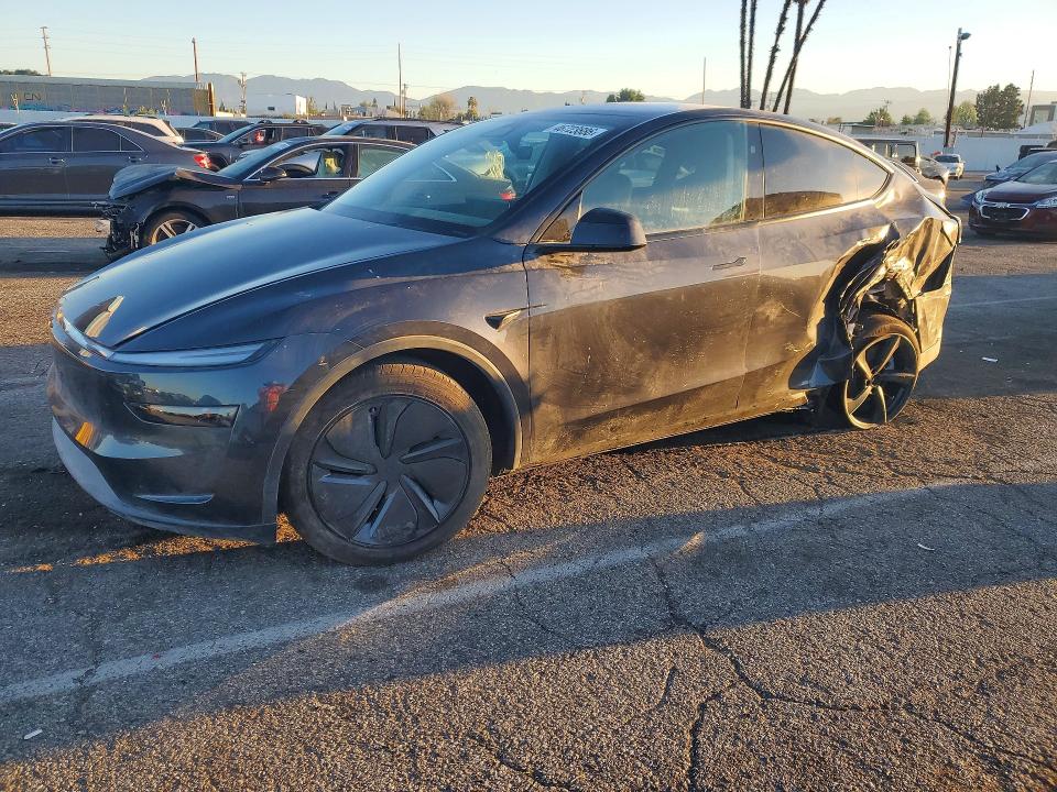 Продажа на аукционе авто 2026 Tesla Model Y, vin: 7SAYGDED8TF560553, номер лота: 46723886