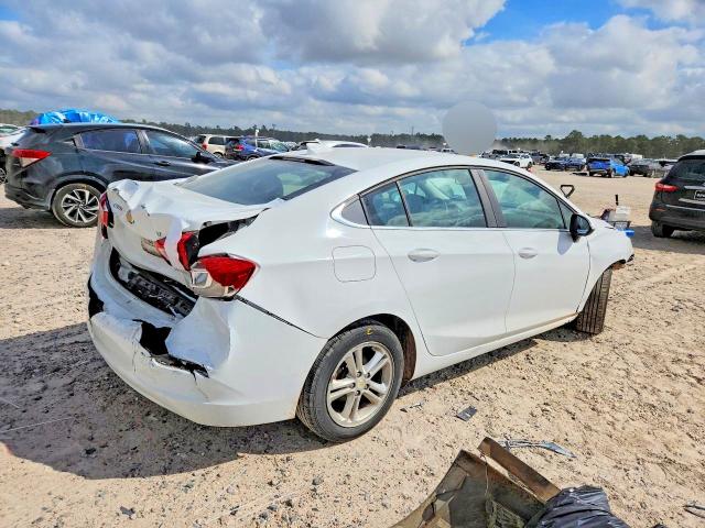 Продаж на аукціоні авто 2018 Chevrolet Cruze, vin: 1G1BE5SM0J7101323, номер лоту: 41598706