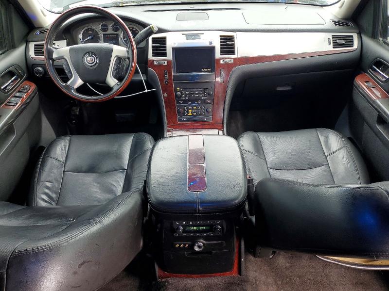 2011 Cadillac Escalade მანქანა იყიდება აუქციონზე, vin: 1GYS4JEF8BR298631, აუქციონის ნომერი: 79513605