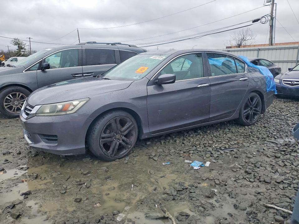 46323526 :رقم المزاد ، 1HGCR2F37DA044613 vin ، 2013 Honda Accord مزاد بيع