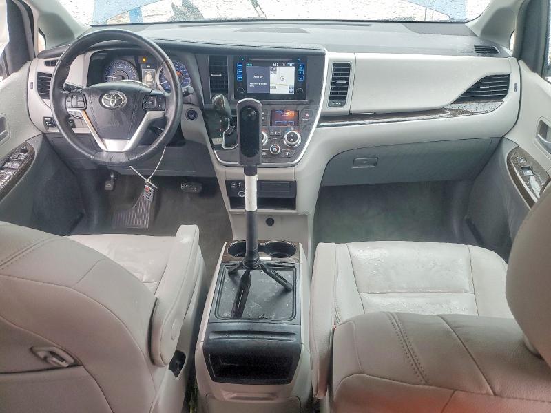 2017 Toyota Sienna მანქანა იყიდება აუქციონზე, vin: 5TDYZ3DC0HS791055, აუქციონის ნომერი: 79113565