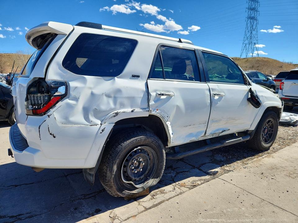 47458656 :رقم المزاد ، JTEMU5JR4M5887932 vin ، 2021 Toyota 4runner مزاد بيع