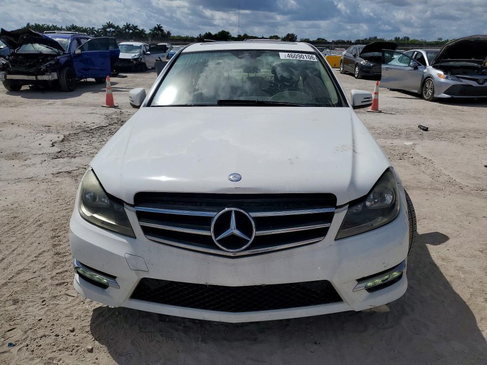 Продаж на аукціоні авто 2014 Mercedes-benz C, vin: WDDGF4HB7EA963561, номер лоту: 46090106