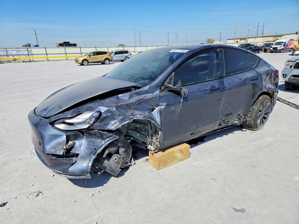 48117346 :رقم المزاد ، 5YJYGDEE9MF146799 vin ، 2021 Tesla Model Y مزاد بيع