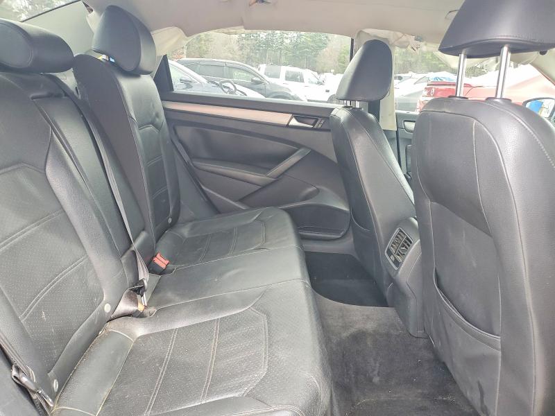 47625886 :رقم المزاد ، 1VWBV7A32FC093961 vin ، 2015 Volkswagen Passat مزاد بيع