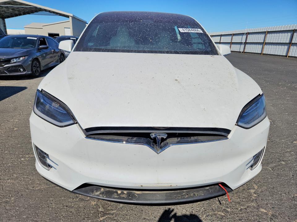 41584866 :رقم المزاد ، 5YJXCBE28HF061203 vin ، 2017 Tesla Model X مزاد بيع