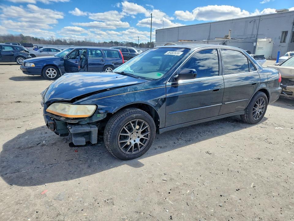 46483536 :رقم المزاد ، 1HGCG1658YA072752 vin ، 2000 Hond Accord مزاد بيع