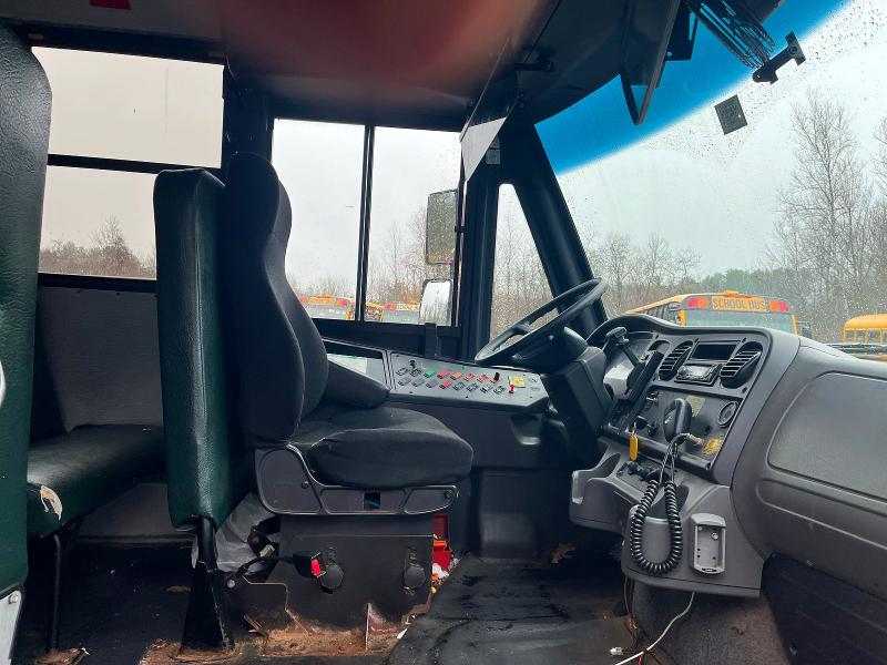 48527866 :رقم المزاد ، 4UZABRDU2FCFW9647 vin ، 2015 Freightliner Chassis مزاد بيع