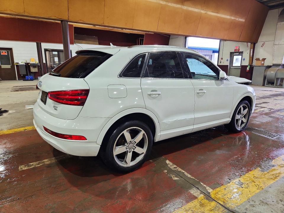 78732755 :رقم المزاد ، WA1GFCFSXFR011514 vin ، 2015 Audi Q3 مزاد بيع