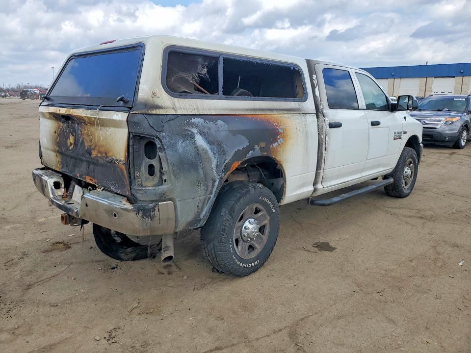 45521366 :رقم المزاد ، 3C6UR5CJ5HG529628 vin ، 2017 Ram 2500 مزاد بيع