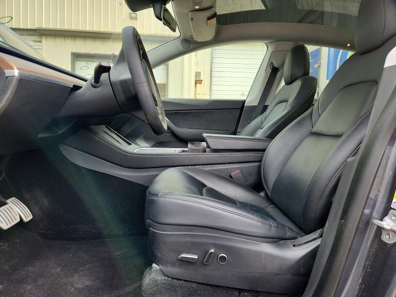 45876566 :رقم المزاد ، 5YJYGDEF3MF139551 vin ، 2021 Tesla Model Y مزاد بيع
