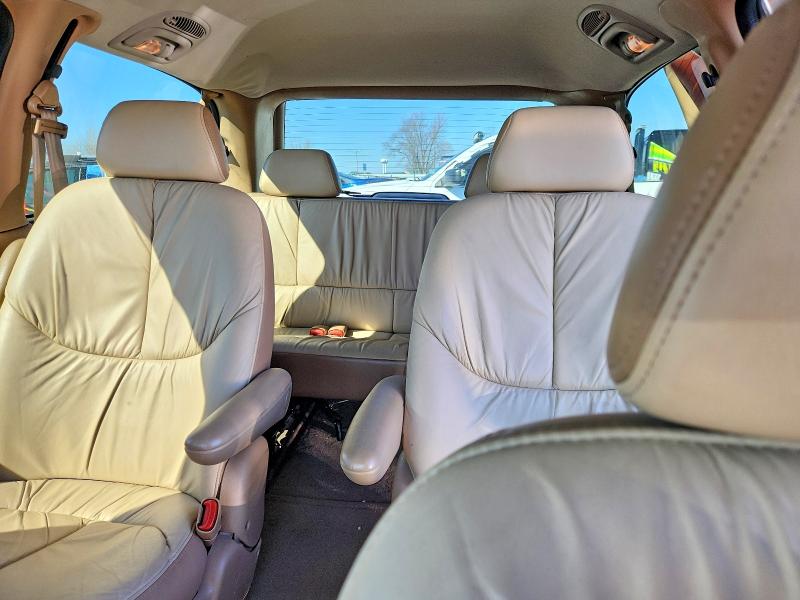 1998 Chrysler Town & Country მანქანა იყიდება აუქციონზე, vin: 1C4GP64L2WB557345, აუქციონის ნომერი: 45593296