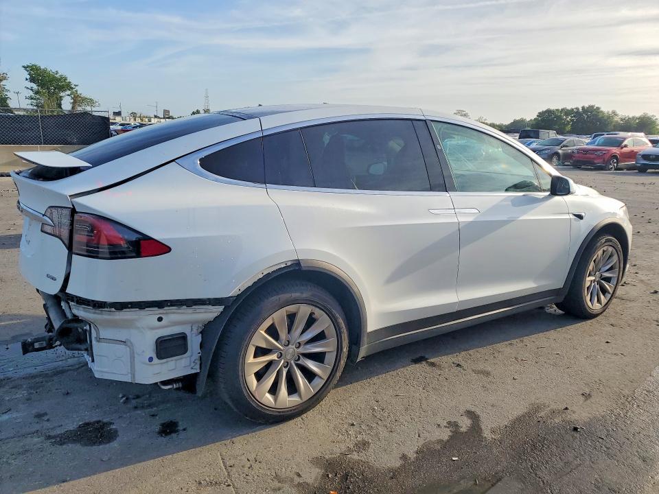 Продаж на аукціоні авто 2016 Tesla Model X, vin: 5YJXCBE2XGF027259, номер лоту: 48038026