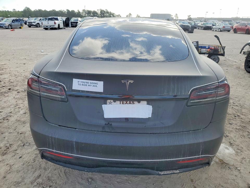 47926436 :رقم المزاد ، 5YJSA1E55NF478908 vin ، 2022 Tesla Model S مزاد بيع
