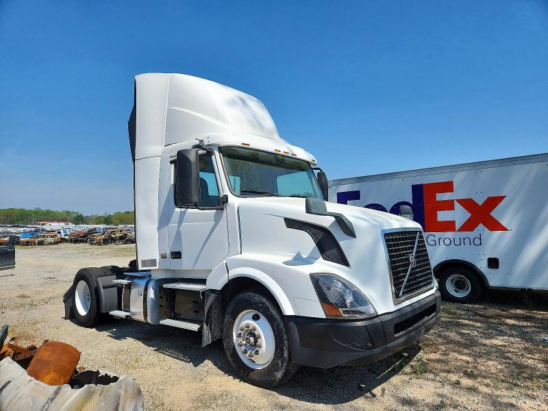 Продаж на аукціоні авто 2018 Volvo Vnl, vin: 4V4N39TG4JN892501, номер лоту: 46198766